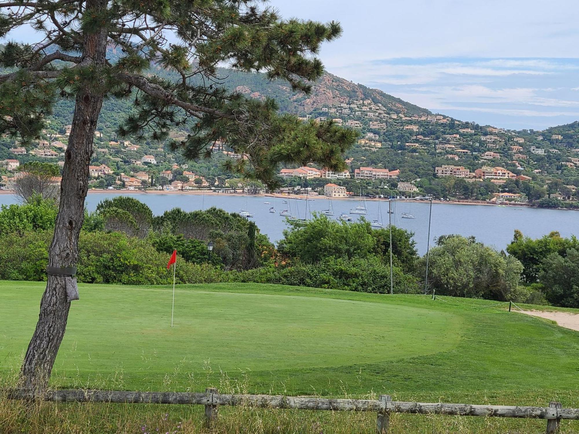 Evasion Nature A Cap Esterel Jardin, Mer & Golf Tout Confort Saint-Raphaël Exteriör bild